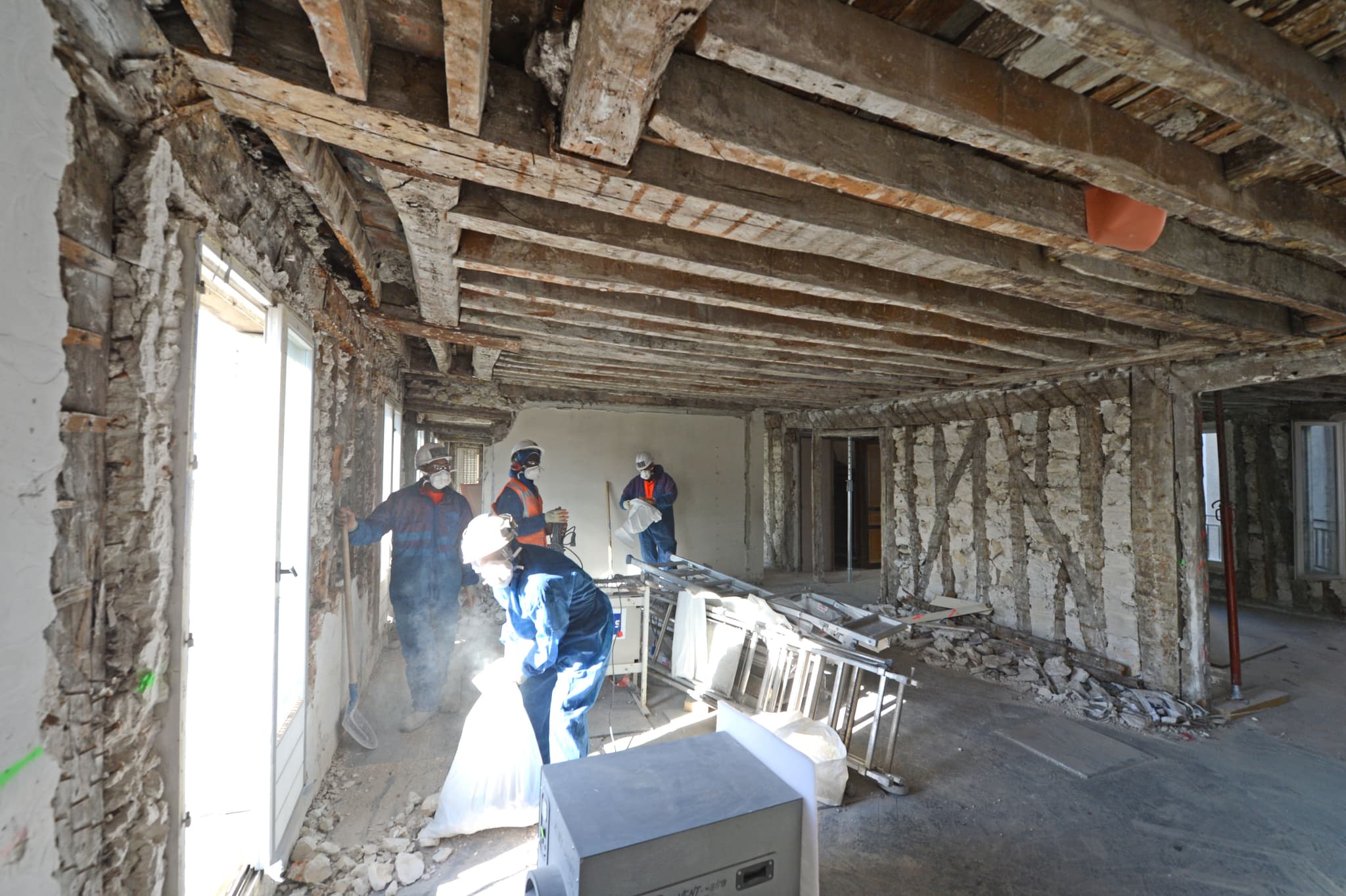 Curage complet d’intérieur (plomberie, électricité, plâtre) à Varennes-Vauzelles